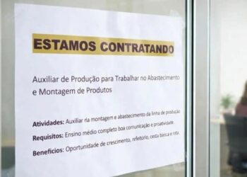 Vaga para Auxiliar de Produção no Distrito Industrial de Manaus: Ensino Médio e Cursos Desejáveis
