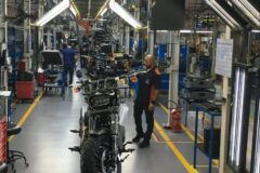 Indústria do polo de duas rodas está selecionando Auxiliar de produção; Envie seu currículo!